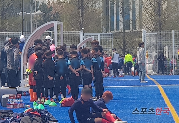 삿대질과아이들 이미지