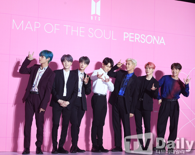 Group BTS has received a number of foreign spotlights, including Forbes, Billboards and New York City.On the 23rd (local time), the United States of America music site Billboards reported that BTS Map of the Soul: Persona was ranked #1 on the album chart Billboards 200 and #8 on the music chart Hot 100.BTS is making history; its playing a worldly role as well as a K-pop genre, said United States of America Media Company Forbes.We are setting an unprecedented record in the UK, especially in the UK, he added.United States of America press company New York City said, In less than a year, I have been number one on the Billboards album charts three times.196,000 albums were also sold in United States of America. In particular, United States of America media CBS called BTS the Emperor of K Pop and made World popularity real.The Times has been selected as an influential figure; their value is close to $5 billion (about 5.7 trillion won), the media reported.