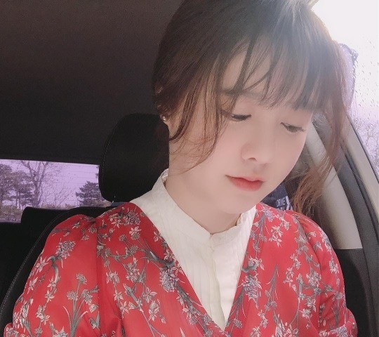Actor Ku Hye-sun showed off her lovely beauty.On the 26th, actor Ku Hye-sun released several photos on his instagram with Bowyo and Preparation for a lecture.In the photo posted, Ku Hye-sun poses for the camera wearing a floral costume.In particular, he still caught the attention of his unique innocence in his dense features.On the other hand, Ku Hye-sun has signed a marriage with actor Ahn Jae-hyun in 2016. Since then, he has been active in various fields such as releasing New Age albums as well as acting and opening solo exhibitions in Paris, France.online issue team of star pop culture department