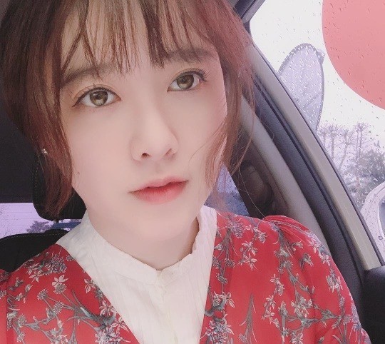 Actor Ku Hye-sun showed off her lovely beauty.On the 26th, actor Ku Hye-sun released several photos on his instagram with Bowyo and Preparation for a lecture.In the photo posted, Ku Hye-sun poses for the camera wearing a floral costume.In particular, he still caught the attention of his unique innocence in his dense features.On the other hand, Ku Hye-sun has signed a marriage with actor Ahn Jae-hyun in 2016. Since then, he has been active in various fields such as releasing New Age albums as well as acting and opening solo exhibitions in Paris, France.online issue team of star pop culture department