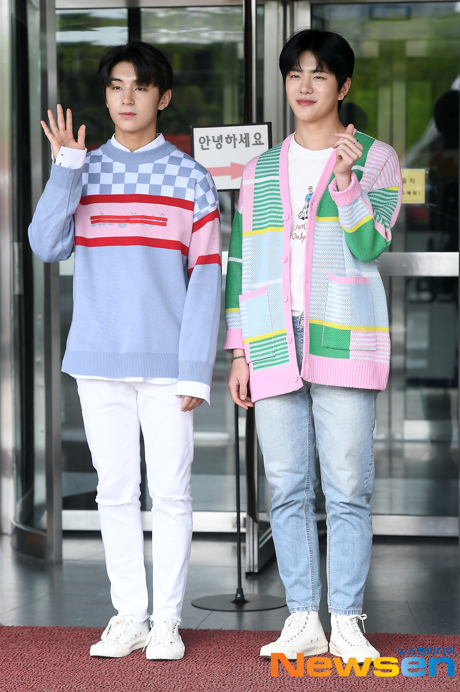 KBS 2TV Hello recording was held at KBS annex in Yeouido-dong, Yeongdeungpo-gu, Seoul on the afternoon of April 28th.Golden Child Y and Bomin attended the day.Jung Yu-jin