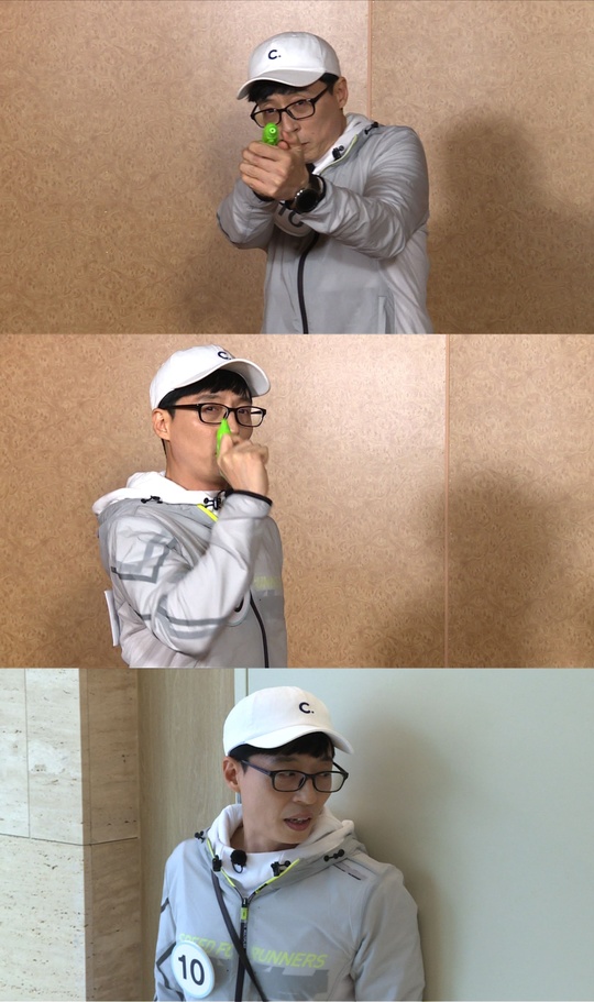 Running Man explained the similarity with Webtoon Money Game.SBS Running Man announced its position on the controversy through its official position on April 29th.Running Man said, It was raised that the first part of the mans book, Yums Bond - 100 million One, which was broadcast on SBS Running Man on the 28th, is similar to the composition of Naver Webtoon Money Game. SBS Running ManThe production team, who is also a fan of Bae Jin-soo, made a race by judging that the concept of Money Game is in harmony with Running Man, he said. I sincerely apologize for not contacting Naver Webtoon and Bae Jin-soo in advance.pear hyo-ju