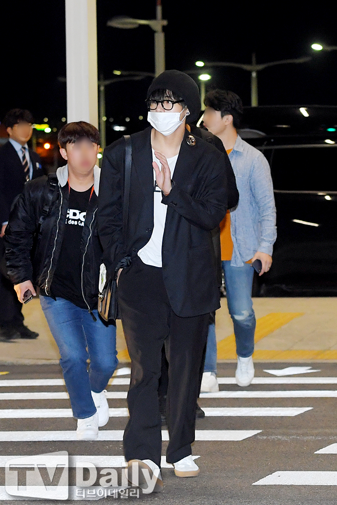 The group BTS buffet is leaving for United States of America via Incheon International Airport on the afternoon of the 29th to attend the 2019 Billboardss Music Awards at the MGM Grand Garden Arena in Las Vegas on May 1.[BTS departure