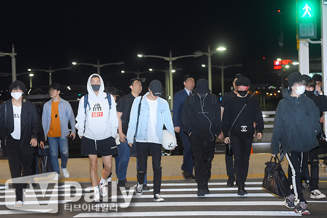 Group BTS (BTS) RM, Jin, Jungkuk, Jimin, Sugar and Jay Hop are leaving for United States of America through Incheon International Airport on the afternoon of the 29th to attend the 2019 Billboards Music Awards at the United States of America MGM Grand Garden Arena on May 1.BTS departure