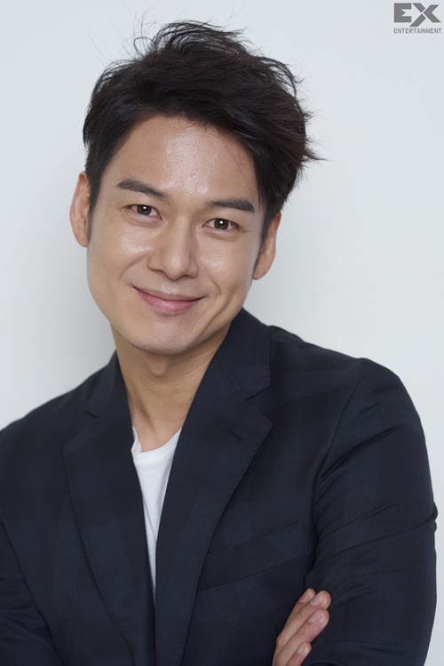 이엑스엔터테인먼트 이미지