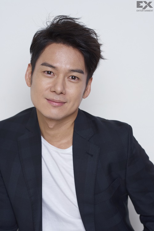 이엑스엔터테인먼트 이미지