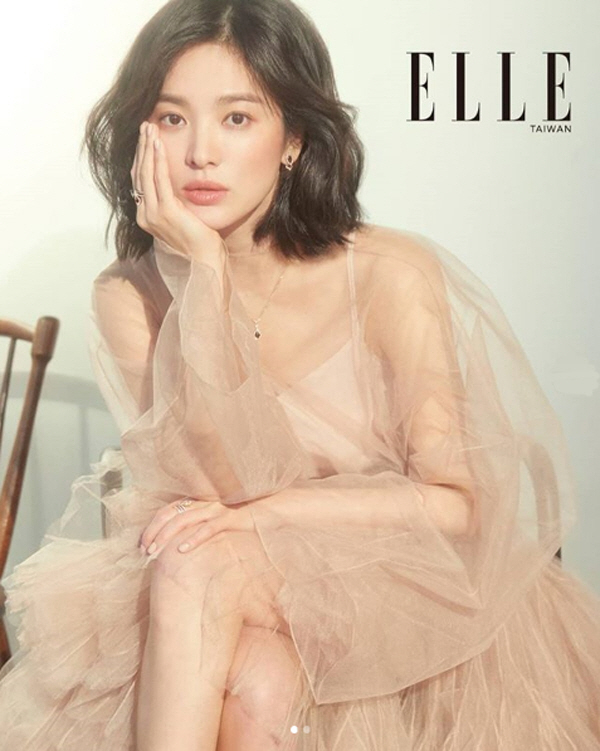 <p>1 Elle Taiwan SNS cover for Song Hye-kyos appearance.</p><p>Pictorial belongs to Song Hye-kyo is the South different Aura and energy. Camera to eyes is fascinating. Here is the perfect pose of her innocent yet alluring presence to Shine even more.</p><p>Especially Song Hye-kyo is a doll-like visuals and have many of them the very first focused.</p><p>Meanwhile Song Hye-kyo in the last 1 November in the race for tvN boyfriend since to start to review.</p>