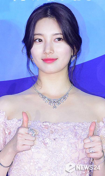 Bae Suzy attends the 55th Baeksang Arts Awards ceremony held at COEX, Samsung-dong, Seoul on the afternoon of the afternoon.