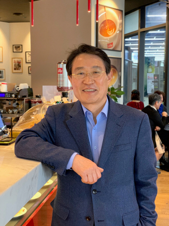 큐로에프앤비 이미지