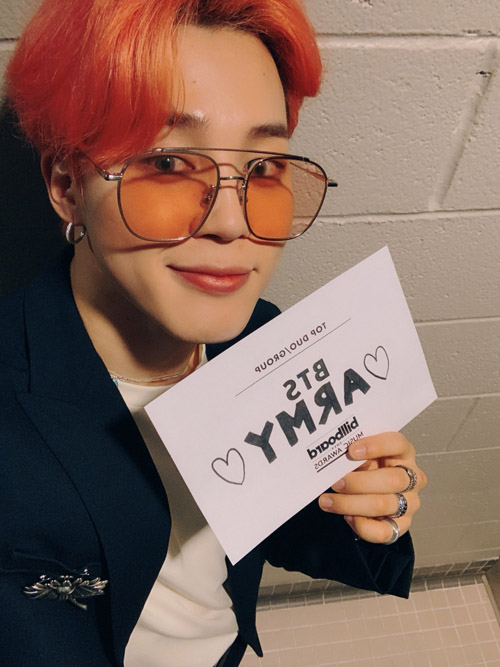 Group BTS Jimin thanked the fans again.On the afternoon of the afternoon, Jimin wrote a heartfelt article through the official BTS SNS.I never imagined Id get a Billboard award, and I honestly wanted to get it, Jimin said.So I was really happy and I really appreciate the members who are with me, our staff and our ami, he said.In addition, the hashtag added the words We received the Ami Award to reveal the love of the fans. In addition, the selfie was also released and added warmth.In addition to Jimin, Jay Hop, Jean and Sugar also thanked Ami.BTS won the Top Social Artist award for the third consecutive year at the 2019 Billboard Music Awards (BMA) at the United States of Americas MGM Grand Garden Arena, followed by the Top Iruvar/Group award.In particular, it competed with Maroon Five and Imagine Dragons in the Top Iruvar/Group category, making BTS feel its position as a single.RM, who had taken the award testimony microphone, said: We are still those boys six years ago, we dream the same and we fear the same thing and think the same thing.It was possible thanks to the small things we shared. On the other hand, BTS will start the world stadium tour LOVE YOURSELF SPEAK YOURSELF starting with United States of America Los Angeles on the 4th.Photo Official SNS of BTS