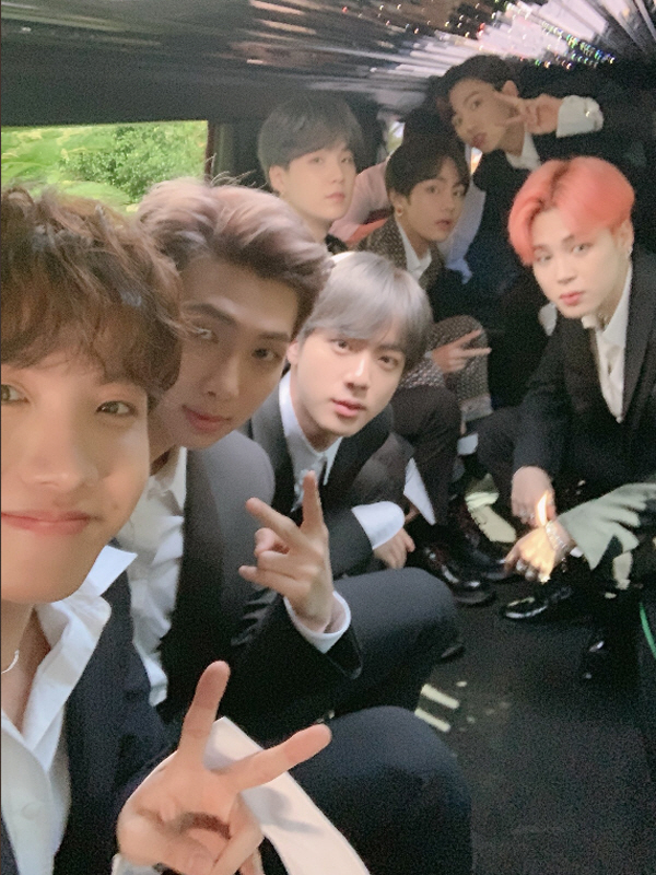 The group BTS showed their gratitude to fans.BTS posted a photo on its official Twitter account on the 2nd, saying, Thank you, Ami. Its a really happy day. Thank you all.In the photo, there are members of BTS members. Sugar and Jay Hop, who are making a happy smile with Jean, who is making fans hearts pounding while looking at the camera.In addition, the group photos of the happy smile in the moving car, the BTS showed various images and showed gratitude to the fans.Meanwhile, BTS wrote a new history on Thursday, winning two categories: Top Social Artist and Top Duo/Group at the 2019 Billboardss Music Awards at the MGM Grand Garden Arena in Las Vegas.Thank you ARMY, the BTS, who thanked fans first, said, We are still those boys six years ago.I dream the same dream, I have the same fears and thoughts. Lets continue to dream the best together. Since then, BTS has been performing the stage of Boy With Luv for small things, and has received a warm cheer with world-renowned singer-songwriter Halsey who participated in the feature of the song and Worlds first collaboration performance.