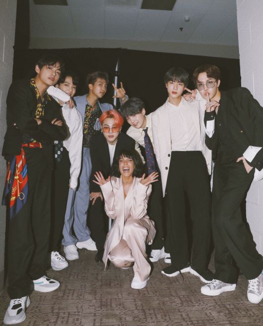 Singer Halsey revealed her feelings for setting the stage with BTS.Halsey posted several photos on her SNS on the 2nd, along with an article entitled Ive Waited All My Life. (Ive been waiting all my life).Halsey in the photo poses with BTS; BTS also released a photo on social media with the article Halshi suffered.Halsey has been breathing in BTS new song Boy With Luv for Small Things.Halsey and BTS performed their collaboration stage at the 2019 Billboards Music Awards at the MGM Grand Garden Arena in Las Vegas on the 1st (local time).Meanwhile, BTS won the Top Social Artist and Top Duo/Group awards at the 2019 Billboards Music Awards.Photo: Halsey Twitter Inc., BTS Twitter Inc.