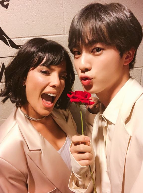 Singer Halsey revealed her feelings for setting the stage with BTS.Halsey posted several photos on her SNS on the 2nd, along with an article entitled Ive Waited All My Life. (Ive been waiting all my life).Halsey in the photo poses with BTS; BTS also released a photo on social media with the article Halshi suffered.Halsey has been breathing in BTS new song Boy With Luv for Small Things.Halsey and BTS performed their collaboration stage at the 2019 Billboards Music Awards at the MGM Grand Garden Arena in Las Vegas on the 1st (local time).Meanwhile, BTS won the Top Social Artist and Top Duo/Group awards at the 2019 Billboards Music Awards.Photo: Halsey Twitter Inc., BTS Twitter Inc.