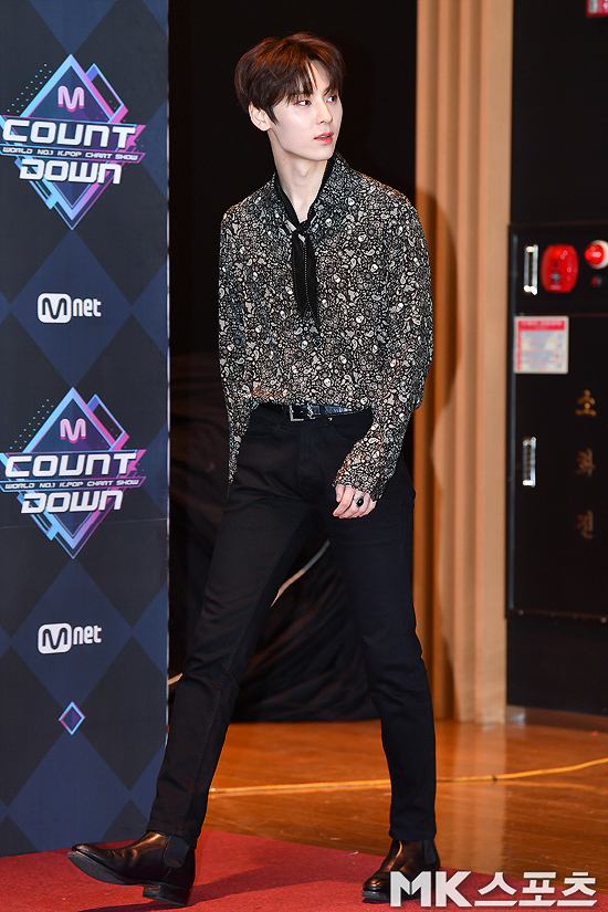 Mnet M countdown camera rehearsal was held at CJ E & M Center in Sangam-dong, Seoul on the afternoon of the 2nd.Group NUEST member Hwang Min-hyun is attending the Mca rehearsal.
