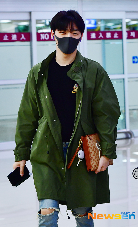 <p>Wanna One You Yoon Ji-sung this Japan Love Without Love (Live at Summer Vacation/08 girl after 5 month 2 days afternoon Gimpo International Airport through Airport fashion, and entry.</p><p>This day, Yoon Ji-sung this entry in the walk.</p>