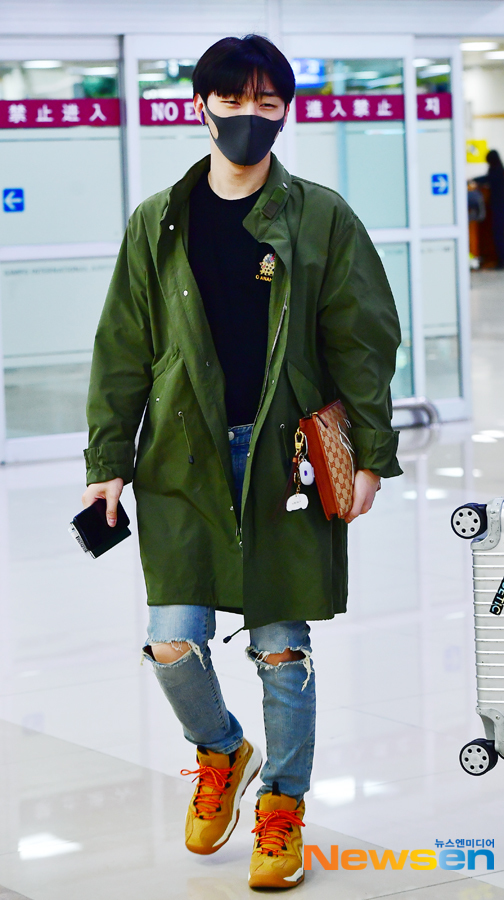 <p>Wanna One You Yoon Ji-sung this Japan Love Without Love (Live at Summer Vacation/08 girl after 5 month 2 days afternoon Gimpo International Airport through Airport fashion, and entry.</p><p>This day, Yoon Ji-sung this entry in the walk.</p>