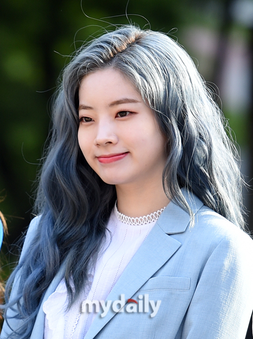 TWICE Dahyun is greeting KBS Music Bank rehearsal held at KBS in Yeouido-dong, Seoul on the morning of the 3rd.