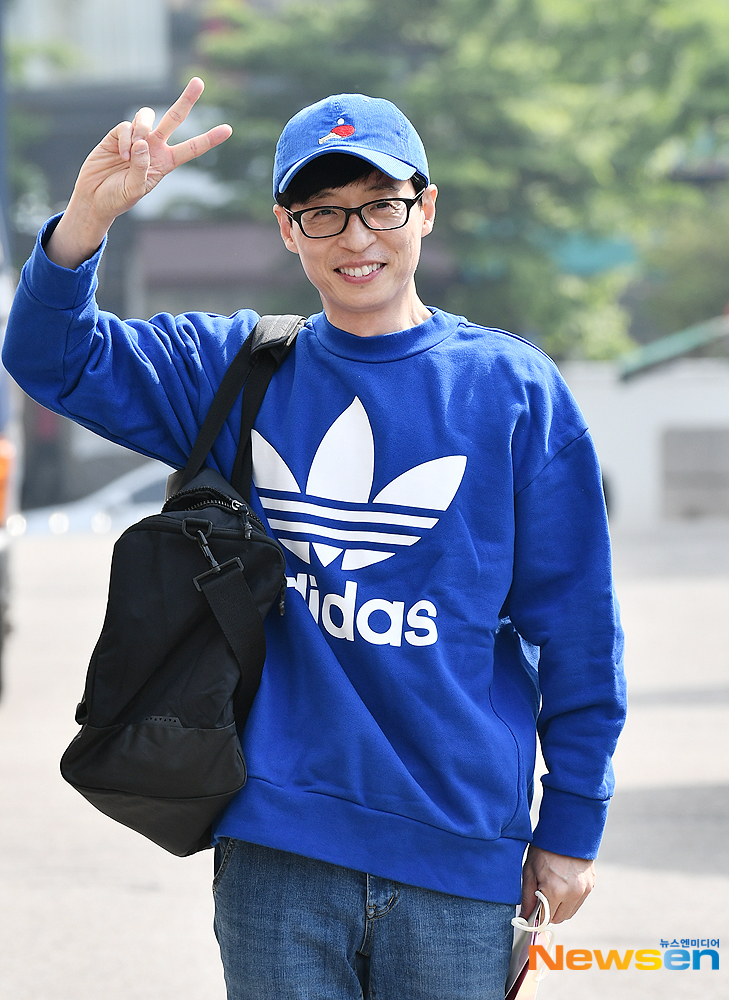 Yoo Jae-Suk poses at the KBS 2TV Happy Together Season 4 recording at the KBS annex in Yeouido-dong, Yeongdeungpo-gu, Seoul, on the morning of May 4.useful stock