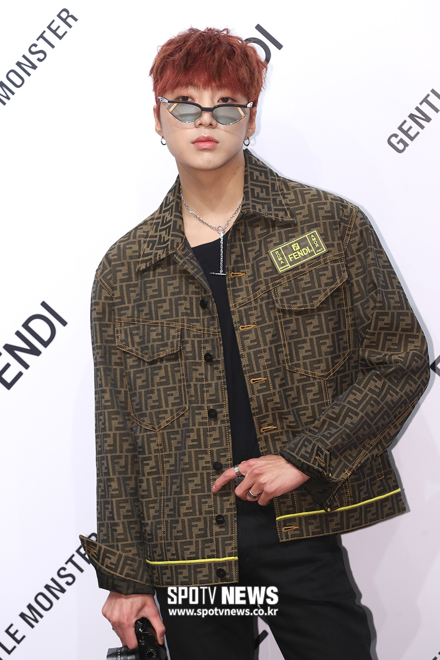 WINNER Kang Seung-yoon poses at the launching photo wall event held at a store in Sinsa-dong, Gangnam-gu, Seoul on the afternoon of the 7th.
