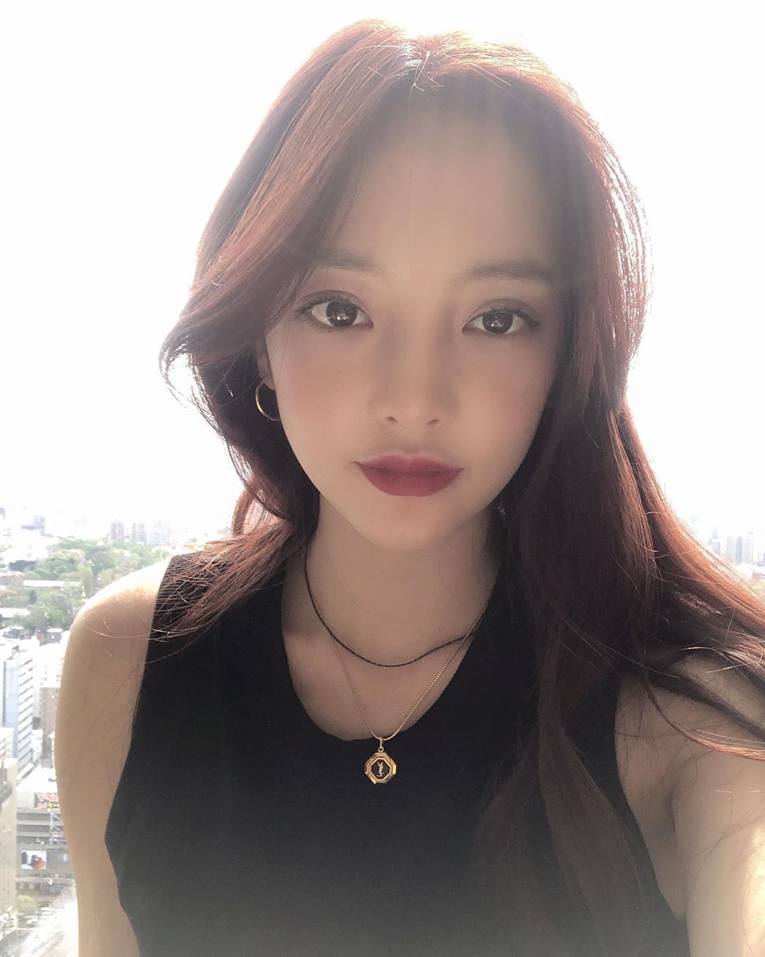 Goo Hara flaunted her dazzling beautyGoo Hara posted a picture on her Instagram account on Friday, which she caught her eye with intense red lip.Goo Hara draws attention with a more clear impression.The netizens who watched this responded such as It is beautiful today, It is beautiful for Hara sister and It is really beautiful.Meanwhile, Goo Hara recently confessed to the fact of ptosis surgery and received attention.Photo: Source Goo Hara Instagram