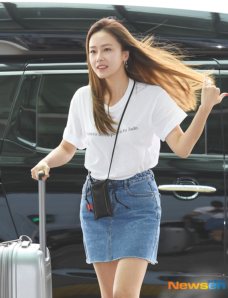 Actor Hong Soo-hyun departs for Taiwan via Incheon International Airport in Unseo-dong, Jung-gu, Incheon, on the afternoon of May 8th.useful stock