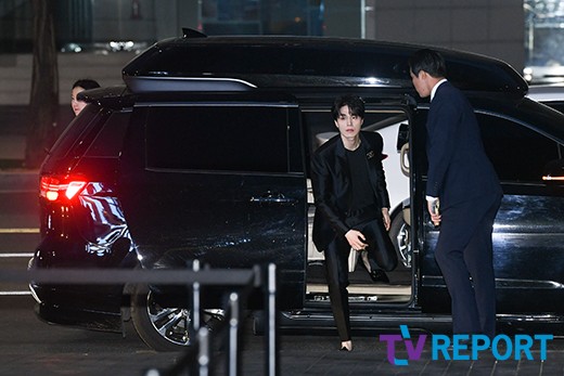 Actor Lee Dong-wook is attending a fashion brand event held at the flagship store in Cheongdam-dong, Gangnam-gu, Seoul on the afternoon of the 8th.