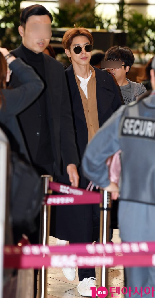 Group TVXQ (Yunho Yunho, Choi Kang Chang-min) Yunho is showing off his airport fashion by leaving for Japan through Gimpo International Airport on the morning of the 9th.