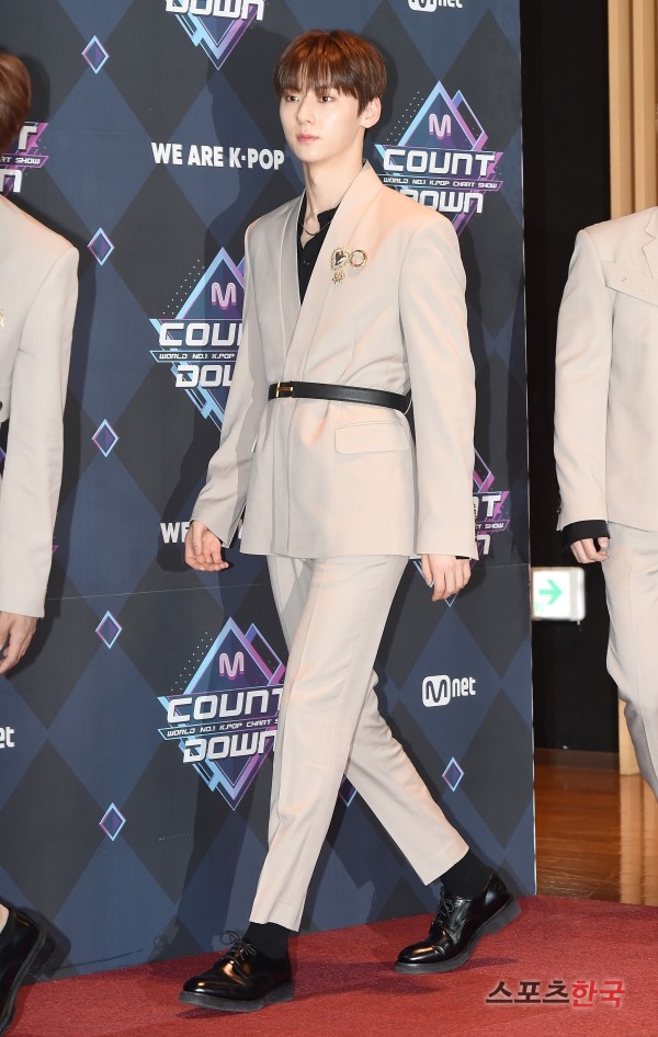 NUEST Hwang Min-hyun is attending the photo time before the rehearsal of Mnet M Countdown held at CJ ENM Center in Sangam-dong, Mapo-gu, Seoul on the afternoon of the 9th.On this day, Mnet M Countdown recording was attended by Kim Dong-han, Nam Woo-hyun, NUEST, New Kid, The Boys, Berry Berry, Spectrum, Eric Nam, Enflying, Yeonjeong, Omai Girl, Ozone, Wonder Nine, Yoo Seung-woo, Enoai, Chansler, Target, Hot Place,