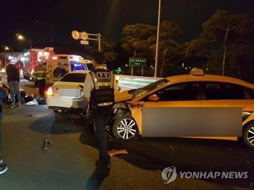 ì¸ì²ê³µí­ê³&nbsp;ìëë¡ì íì°¨í 20ë ë°°ì° íìì ì¹ì¬ ì¨ì&nbsp;¸ [ì¸ì²ìë°©ë³¸ë¶ ì&nbsp;ê³µ]