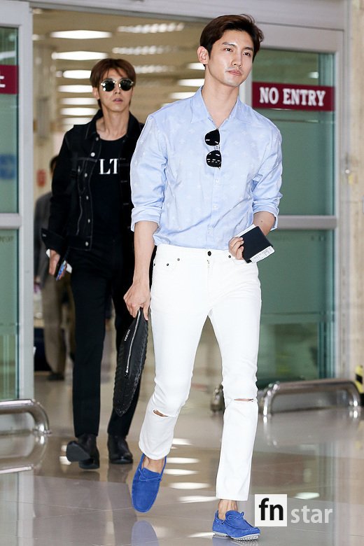 Group TVXQ arrived in Tokyo, Japan through Gimpo International Airport after finishing the schedule on the afternoon of the 11th.