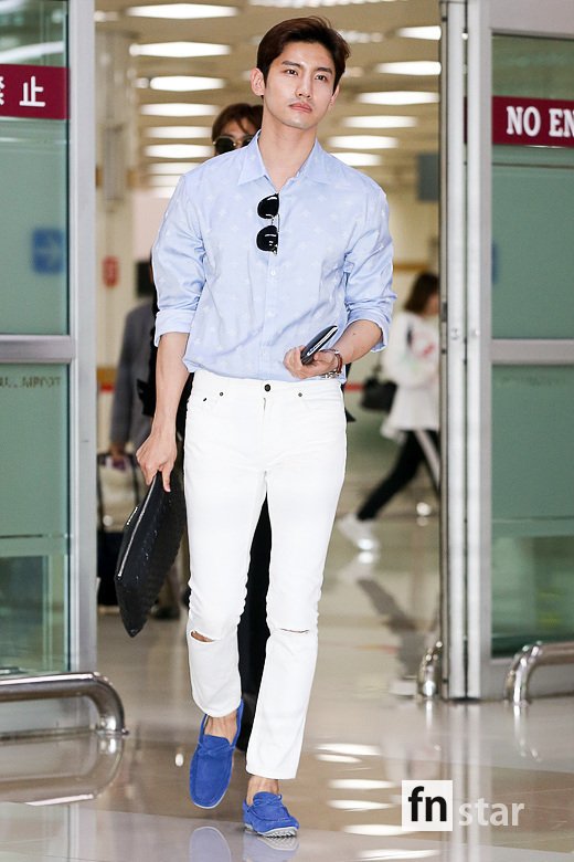 Group TVXQ arrived in Tokyo, Japan through Gimpo International Airport after finishing the schedule on the afternoon of the 11th.