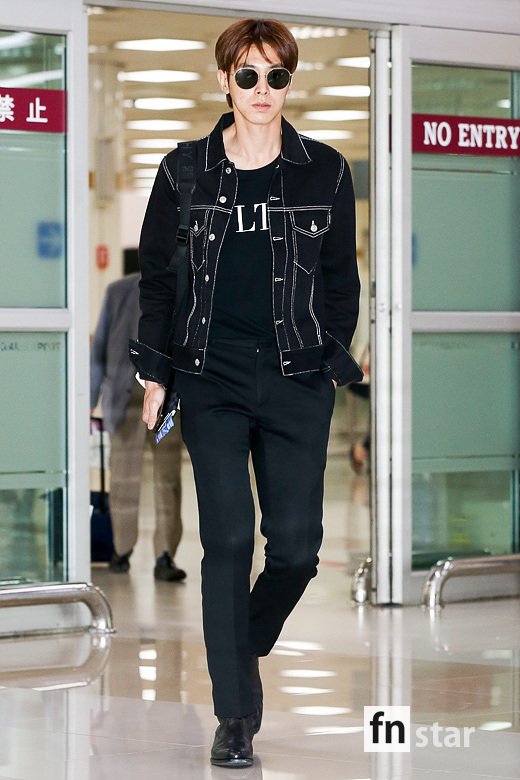 Group TVXQ arrived in Tokyo, Japan through Gimpo International Airport after finishing the schedule on the afternoon of the 11th.