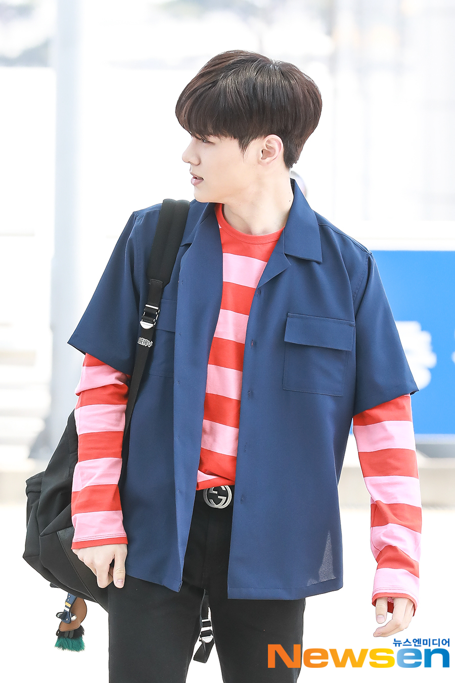 Lee Jin-hyuk V (WayV) member Kuhn (KUN) left for Macau via Incheon International Airport, a Chinese version of Running Man Run filming car, which takes place in Macau on the afternoon of May 14.Lee Jin-hyuk V (WayV) member Kuhn (KUN) heads to the departure hall with an airport fashion.#Kun #KUN #WeiShenV #WayV #Incheon Airport #Airport Fashionkim ki-tae