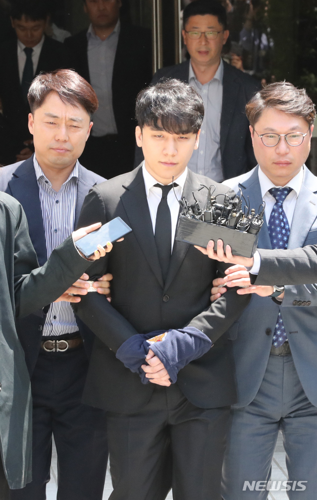 버닝썬 이미지
