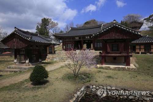 세계유산 등재 확실시되는 남계서원 (서울=연합뉴스) 문화재청이 유네스코 세계문화유산 등재를 심사하는 세계유산위원회 자문기구인 이코모스(ICOMOS·국제기념물유적협의회)가 한국이 세계유산으로 신청한 '한국의 서원'을 등재 권고했다고 14일 밝혔다. 사진은 남계서원의 모습. 2019.5.14 [문화재청 제공] photo@yna.co.kr