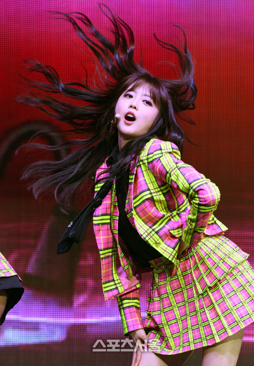 춤추는머리카락 이미지