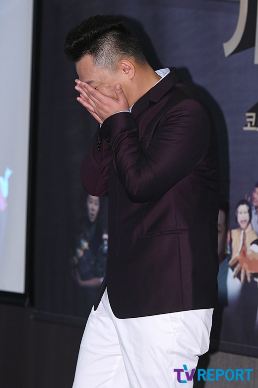 Comedian Joon Park attended the presentation of 2019 Comedy Week in Hongdae Preview Show - Relay Comedy Week counterattack of the      at the Namdaemun in Seoul, South Korea.Relay Comedy Week is a place to meet 2019 Comedy Week in Hongdae held in August. The subtitle Rebel of the writer means that comedians are not staying on TV, but are reborn as creators who perform creative activities regardless of whether they are on or off YouTube or gag performances.Relay Comedy Week, which will show five performances that have been hotly loved so far, will be held at KT & G Sangsangmadang in Seoul Mapo-gu every Saturday from 8th to 29th of next month.