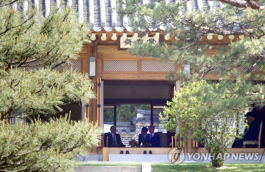 문 이미지