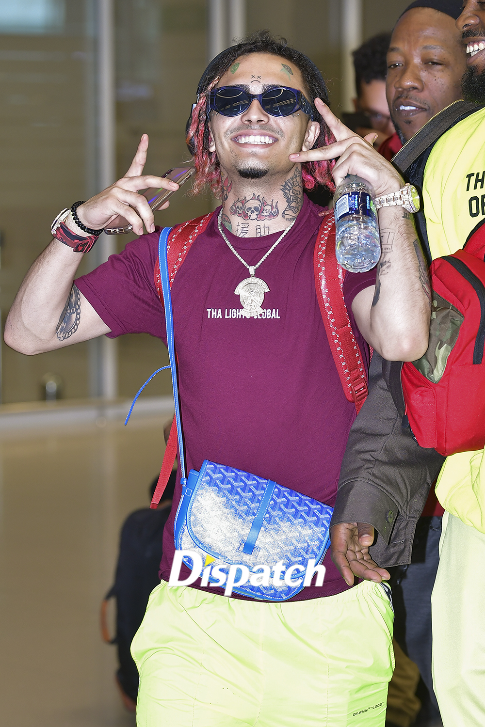 Hip-hop The Artist Lil Pump arrived at Incheon International Airport on the afternoon of the 25th to attend the 2019 World Hip-Hop Festival.Lilpump showed up at the arrival hall, showing off his extraordinary presence on the day, and he made a V for the reporters and took a swag-filled pose and attracted attention.Meanwhile, 2019 World Hip Hop Festival will be attended by the US Reel Pump, which has emerged as a new trend of hip-hop with trendy wrapping around the world as well as the representative artists of Korea such as Tiger JK, Yoon Mi-rae, Dynamic Duo, Gray, Woo Won Jae and The Quay.reel perm from a distancea comfortable dresshave a different presence