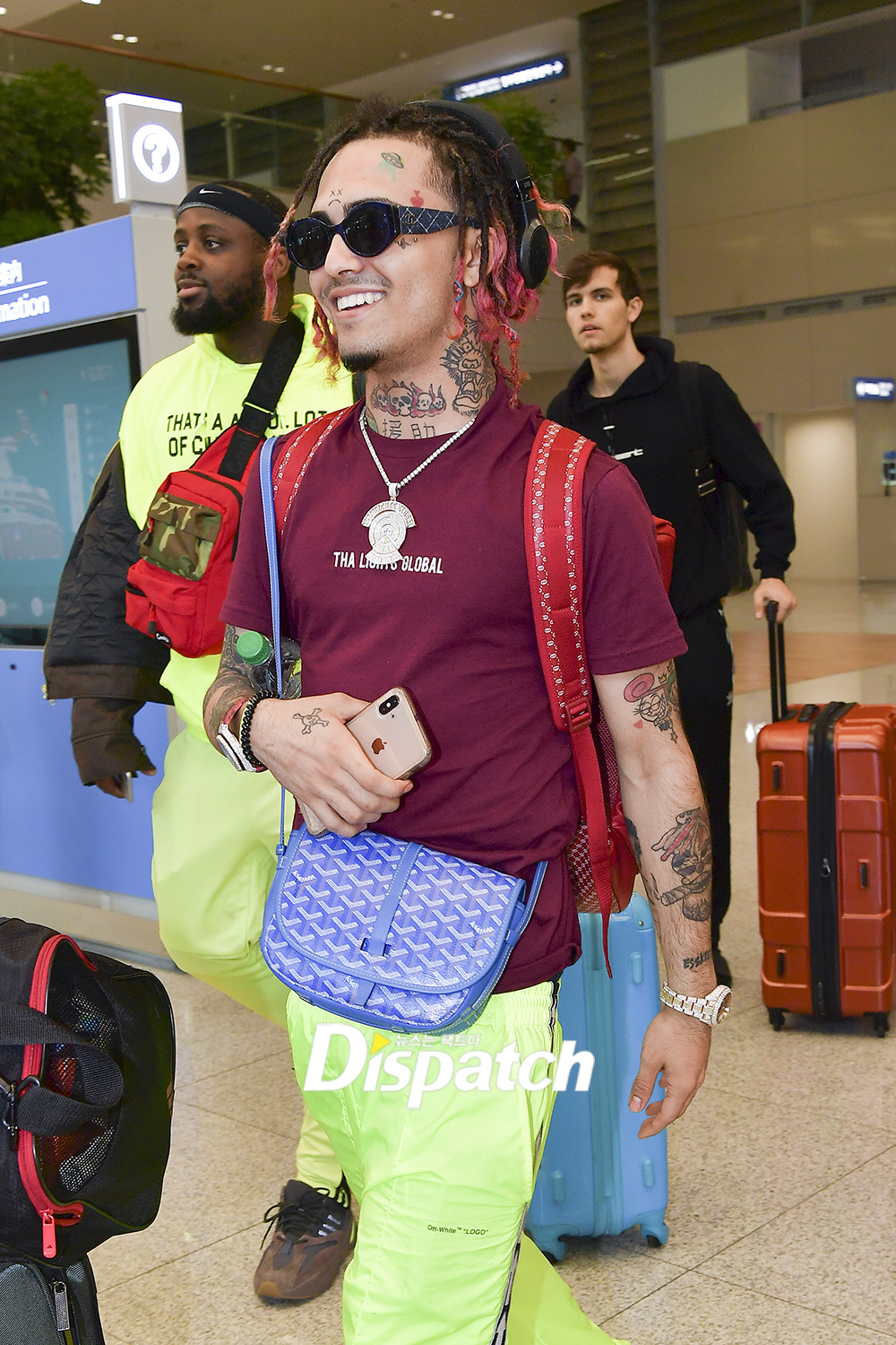 Korea is Its the first time.?..Reel law firm, smiling Entrance <p> Hip hop artist Lil firm(Lil Pump)this 2019 World Hip hop Festival to attend the 25th afternoon at Incheon International Airport through the Entrance.</p><p>Reel firm is this day, a bright smile, and Entrance place to get. Yourself to were pan and covering with toward gratitude.</p><p>Meanwhile, the 2019 World Hip hop FestivalTiger JK, Yoon Future, the dynamic Duo, Grey, our members, more inquiries do, such as Koreas representative artists are, of course, the world of trendy wraps as a Hip hop of the new flows into emerging U.S. reel firm(Lil Pump)attend.</p><p>Korea, too.</p><p>Mouth on the smile</p><p>Consistently smiling</p><p>Wait, thank you~</p>