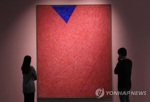 김환기(1913∼1974)의 붉은색 전면점화 '3-II-72 #220'(1972) [연합뉴스 자료사진]