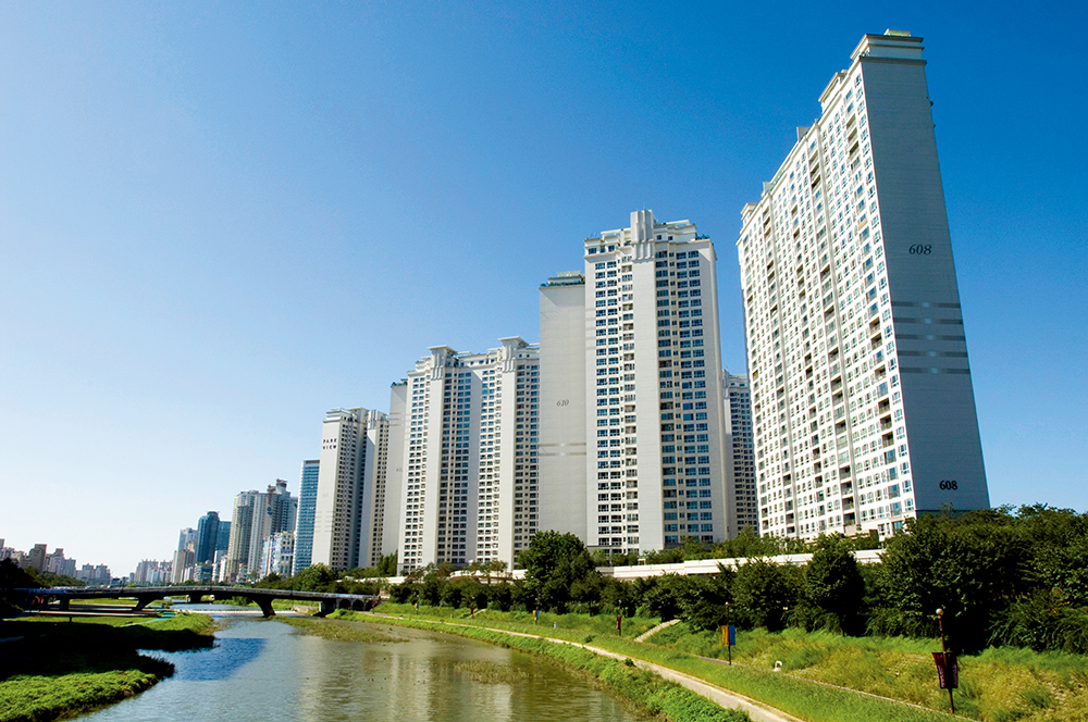 서울 강남 탄천 주변의 아파트단지. /사진=이미지투데이