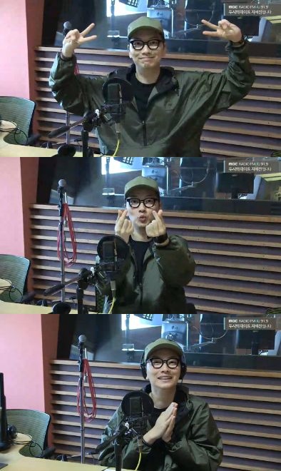 Its Ji Suk-jin, actor Yi Dong-hwi talked about his best friend Lee Kwang-soo.Yi Dong-hwi appeared in the Hook Invitation corner of MBC FM4U Its Ji Suk-jin, which was broadcast on the afternoon of the 29th.DJ Ji Suk-jin and Yi Dong-hwi had a relationship.Ji Suk-jin, who appeared on the recently broadcast SBS Running Man, said, Yi Dong-hwi is a character that is not in the entertainment.It looks like youre not working hard, but youre working really hard, he said.Yi Dong-hwi said, I am doing my best. I was thinking about performing after Running Man, but since then, I have been sadly laughing.Yi Dong-hwi said, It is not easy to perform both acting and entertainment, but I admire Lee Kwang-soo who is doing it.As much as Lee Kwang-soo was told, Yi Dong-hwi said, It is a friend who is not like Lee Kwang-soo.I usually contact you, but if you have two, I usually talk a lot. Lee Kwang-soo is a good listener friend. Yi Dong-hwi played Jung Yeop in the movie The Client, which was released on the 22nd.The Client is an emotional drama based on a true story about the truth that a lawyer who only wanted to make a career met a 10-year-old girl who confessed to killing her seven-year-old brother.