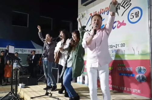 버스킹 이미지