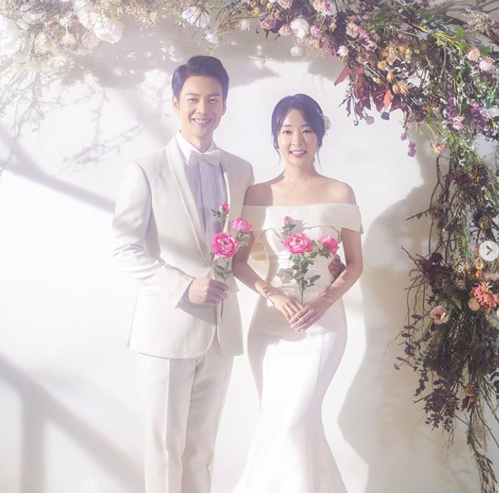 이엑스엔터테인먼트 이미지