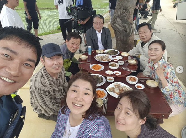 Actor Joe-yoon released a photo of the OCN Save me 2 shooting scene.Jo Jae-yoon wrote on his 19th day, Happy Wall Murder, She Wrote ... Their smiles today? Tonight at 11 oclock # ocn # Save me 2 I wonder .?# Im Ha-ryong # Chun Ho-jin # Lee Yoon-hee # Woo-hyun # Kim Young-sun # Jang Won-young # Kim Soo-jin # Kim Mi-hwa # Choi Won .The picture that I uploaded together was taken at the filming site of Save me 2.In the photo, Cho Ho-jin, Lim Ha-ryong, Kim Young-sun, Kim Soo-jin, Kim Mi-hwa, Lee Yoon-hee and Woo-hyun are sitting around and looking at the camera.Two shots taken with Jang Won-young have a pleasant scene atmosphere.With four remaining until the end of the event, viewers are paying attention to what endings the village of Murder, She Wrote in Save Me 2.Jo Jae-yoon plays the role of police officer in Save me 2, and gives tension to Kim Min-cheols Um Tae-gu.The OCN drama Save me 2 draws a salvation period alone, a vain faith that saved the embattled village, and a crazy soul against the faith.SNS