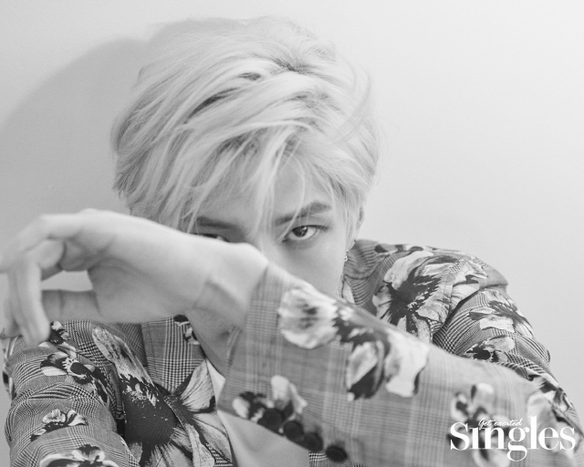 Singles, a pleasant fashion magazine for imposing singles, unveiled the visual picture of VIXXs main vocalist Mr. Leo, who made a comeback with his second solo album MUSE.In this picture, VIXX Mr. Leo led the camera atmosphere with his distinctive sharp eyes, white skin, and yellow hairstyle close to white hair.It is the back door that Mr. Leo, who is fatal, yet slender, strong, and stimulates his protective instincts, has completed a picture with a complete display.To be on stage alone? Still burdensome and thrillingVIXX Mr. Leo is cast in Elizabeth and Monte Cristo and has captivated audiences as a musical actor; he says, I have a strong sense of pressure to make a good stage alone.And Im trying harder because of the pressure. Its not perfect, but I have a perfectionist temperament. Ive been doing musicals,I am still unfamiliar with myself even though I have become more and more skilled with VIXX activities. Following the first solo album, the second album also produced the whole albumThis MUSE album is a meaningful album, produced by VIXX Mr. Leo as a whole following his first solo album; he wrote the entire song, of which four have even completed the melody.Mr. Leo said, I was very burdened, but I worked happily, and it was music for me, but when the fans saw me on stage, I wanted to make music that would not be ashamed.I think I constantly asked the question Do fans like it? Musician growing through his own timeVIXX Mr. Leo, who said he would usually have time alone at home when he was resting, said, I like holy drinking, I drink 3-4 glasses of wine alone.You dont do anything, you just play music.I get bored sometimes, but I get a lot of music and human at that time.I have a lot to organize or think about myself without help from someone, and I think that time is necessary. VIXX Mr. Leos interview with the photographer, who is a fatal charm that can not be broken out once, can be found in the July issue of Singles and the fun online playground Singles mobile.