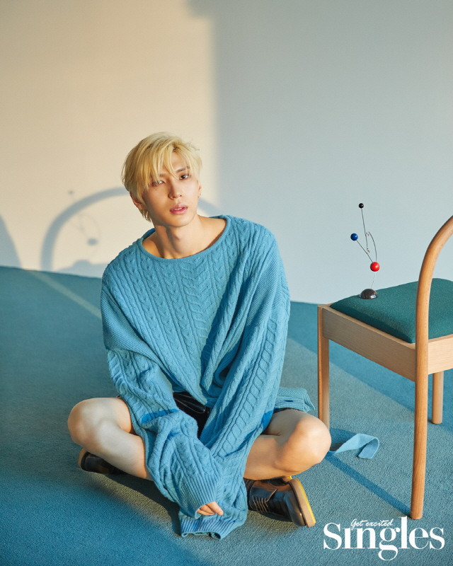 Singles, a pleasant fashion magazine for imposing singles, unveiled the visual picture of VIXXs main vocalist Mr. Leo, who made a comeback with his second solo album MUSE.In this picture, VIXX Mr. Leo led the camera atmosphere with his distinctive sharp eyes, white skin, and yellow hairstyle close to white hair.It is the back door that Mr. Leo, who is fatal, yet slender, strong, and stimulates his protective instincts, has completed a picture with a complete display.To be on stage alone? Still burdensome and thrillingVIXX Mr. Leo is cast in Elizabeth and Monte Cristo and has captivated audiences as a musical actor; he says, I have a strong sense of pressure to make a good stage alone.And Im trying harder because of the pressure. Its not perfect, but I have a perfectionist temperament. Ive been doing musicals,I am still unfamiliar with myself even though I have become more and more skilled with VIXX activities. Following the first solo album, the second album also produced the whole albumThis MUSE album is a meaningful album, produced by VIXX Mr. Leo as a whole following his first solo album; he wrote the entire song, of which four have even completed the melody.Mr. Leo said, I was very burdened, but I worked happily, and it was music for me, but when the fans saw me on stage, I wanted to make music that would not be ashamed.I think I constantly asked the question Do fans like it? Musician growing through his own timeVIXX Mr. Leo, who said he would usually have time alone at home when he was resting, said, I like holy drinking, I drink 3-4 glasses of wine alone.You dont do anything, you just play music.I get bored sometimes, but I get a lot of music and human at that time.I have a lot to organize or think about myself without help from someone, and I think that time is necessary. VIXX Mr. Leos interview with the photographer, who is a fatal charm that can not be broken out once, can be found in the July issue of Singles and the fun online playground Singles mobile.
