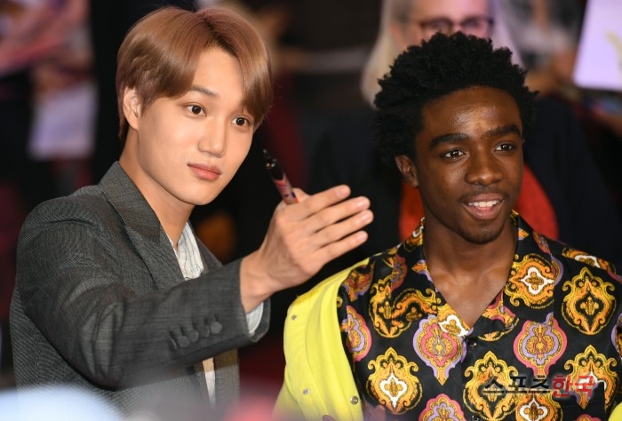 EXO Kai and Caleb McLaughlin attend Red Carpet in Netflix Strange Story 3 held at Time Square in Yeongdeungpo, Seoul on the afternoon of the 20th.Netflix Strange Story 3 is a mystery thriller about the more bizarre and huge events in the town of Hawkins, Indiana, a year after the return of missing boy Will Byers.
