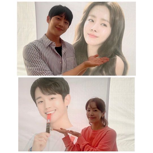 Actor Han Ji-min and Jung Hae-ins MBC drama Spring Night Simona Babčáková gift certified photo was released.Han Ji-min posted a picture on his instagram on June 20 with an article entitled Thank you! Thank you.The photo shows Han Ji-min and Jung Hae-in standing side by side. Han Ji-min added a lovely charm with pink costumes.Han Ji-min and Jung Hae-ins warm visuals catch the eye.The fans who responded to the photos responded such as It is so beautiful, Today is the shooter, Visual with smile on its own.delay stock